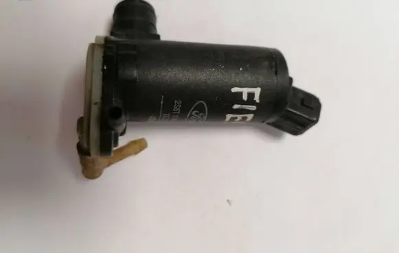 Ford Fiesta Windscreen/windshield washer pump 2S6T17K624BA
