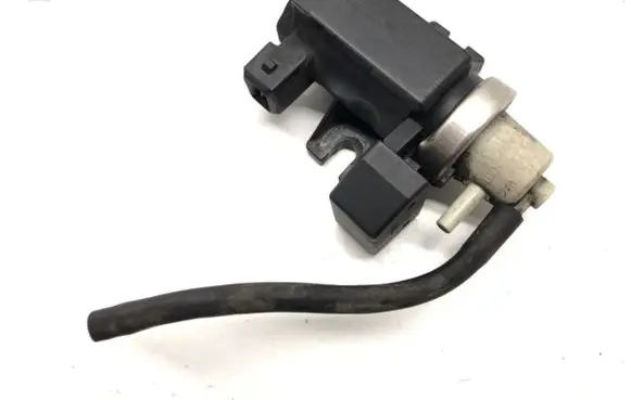 BMW 7 F01 F02 F03 F04 Fuel pressure regulator 7595374