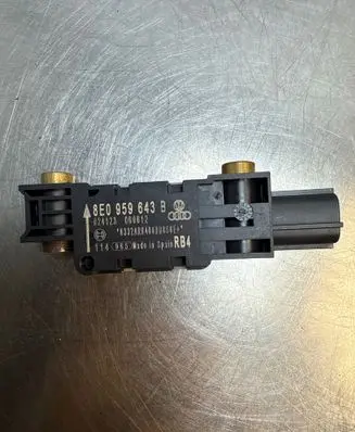 Seat Exeo (3R) Airbag deployment crash/impact sensor 8E0959643B 060612 024123