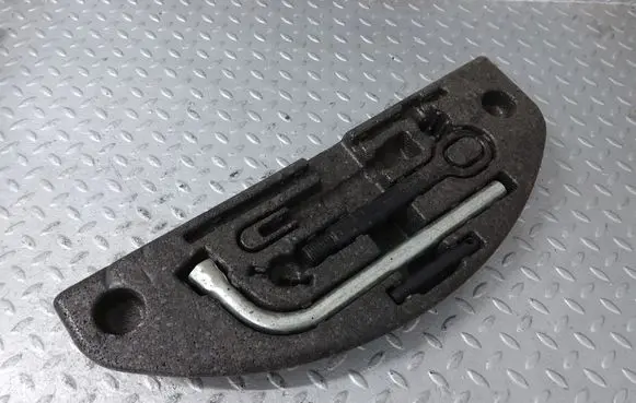 Audi A8 S8 D4 4H Tool set 4H0012110 4H0805615