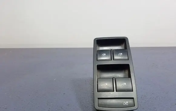 Opel Insignia A Electric window control switch 13222224