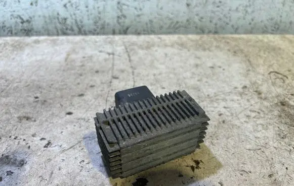 Opel Zafira B Glow plug pre-heat relay 55354141