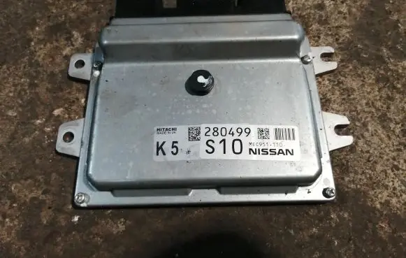 Nissan Qashqai Engine control unit/module MEC951110