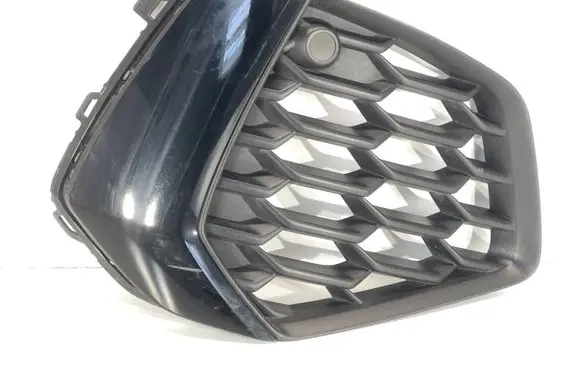 Audi A3 8Y Front grill 8Y0807682C
