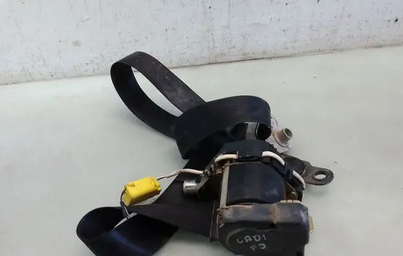 Volkswagen Caddy Front seatbelt 33014051A