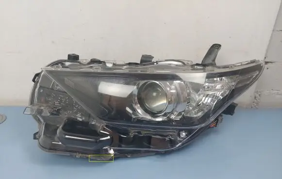 Toyota Auris E180 Headlight/headlamp 8115002K30 90070908