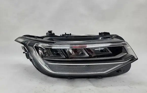 Volkswagen Tiguan Headlight/headlamp 5NB941036C