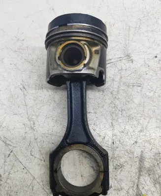 Mercedes-Benz Sprinter W906 Piston with connecting rod 65100