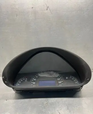 Mercedes-Benz C W203 Speedometer (instrument cluster) A2035403911