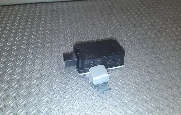 Mazda 6 Door control unit/module GS1D675R0C 5WK49310