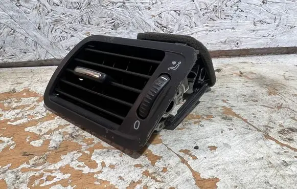 Volkswagen PASSAT B6 Dashboard side air vent grill/cover trim 3C1819701E