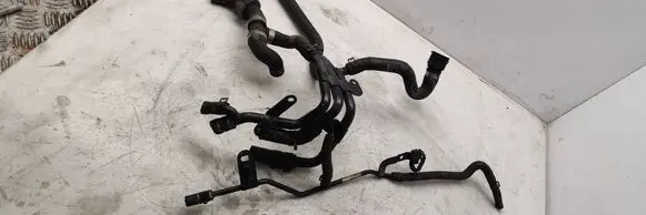 Engine coolant pipe/hose