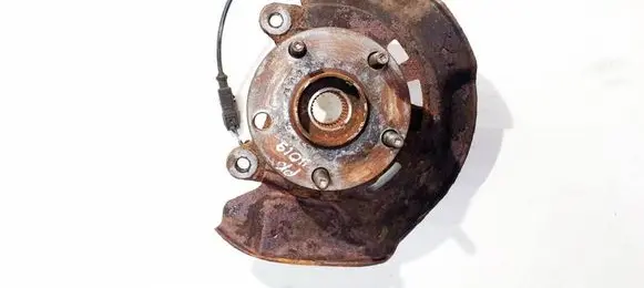 Toyota Avensis T270 Front wheel hub 