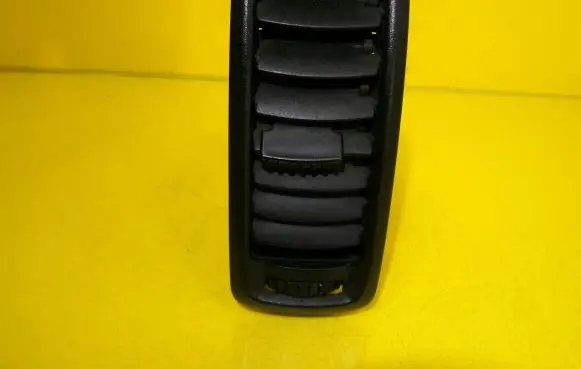 Renault Trafic II (X83) Dashboard side air vent grill/cover trim 7538 136.S.150