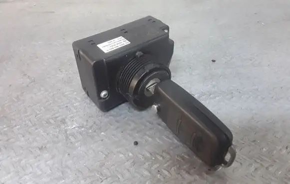 Audi A8 S8 D3 4E Ignition lock 3D0905865C