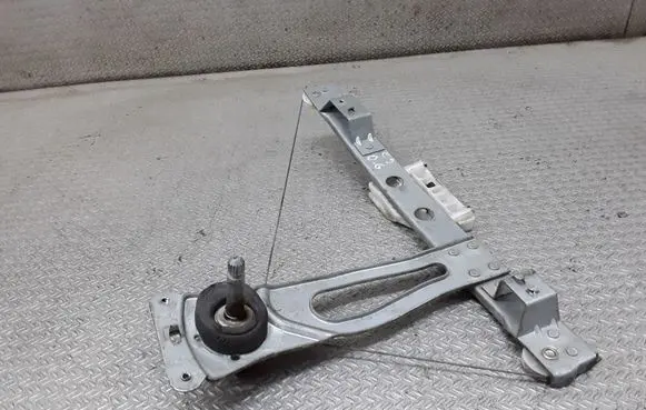 Rear door manual window regulator