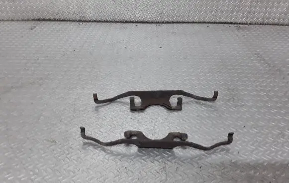 BMW 5 E39 Front brake pad spring 