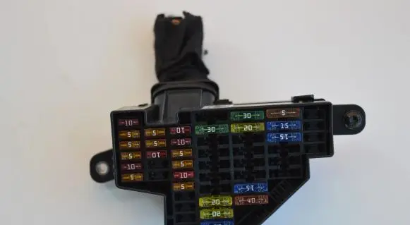 Volkswagen PASSAT B6 Fuse box set