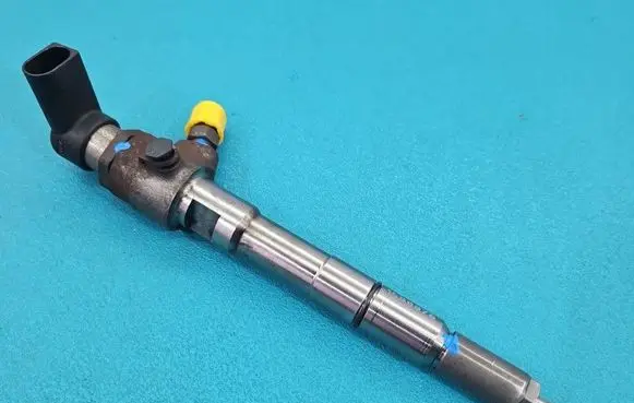Volkswagen Touran I Fuel injector 03L130277B IMPRK1588876