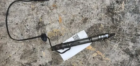 Audi A6 S6 C5 4B Fuel injector 059130202B