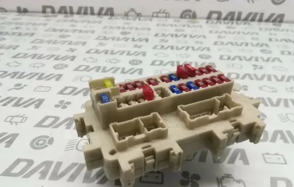 Nissan Navara Fuse module 0464-EA00A