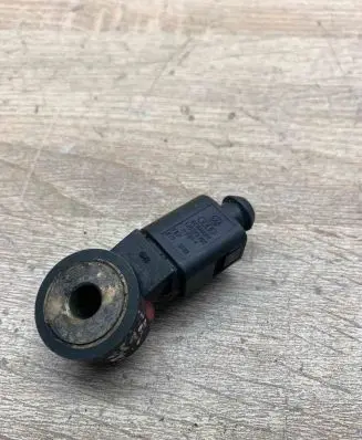 Volkswagen Golf IV Detonation knock sensor 1J0973702