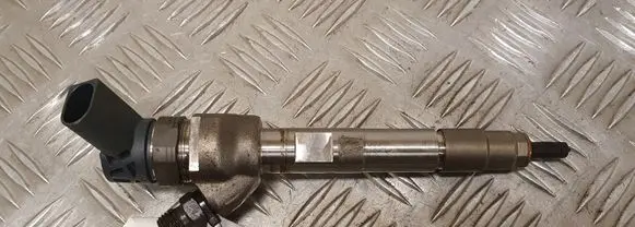 BMW X4 F26 Fuel injector 0445110743 8514148