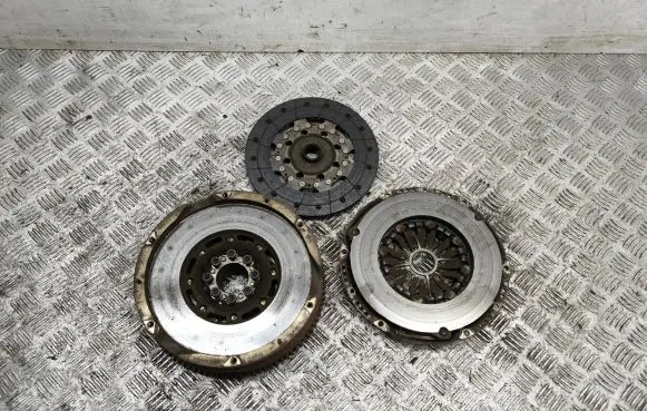 Lexus IS 220D-250-350 Clutch set kit