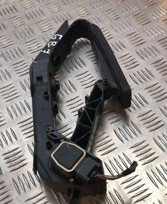 Mercedes-Benz C W203 Accelerator throttle pedal A2033000704