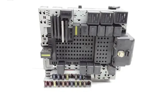 Volvo XC90 Fuse module 30679527