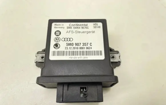 Skoda Octavia Mk2 (1Z) Light module LCM 5M0907357C 5WK49676C