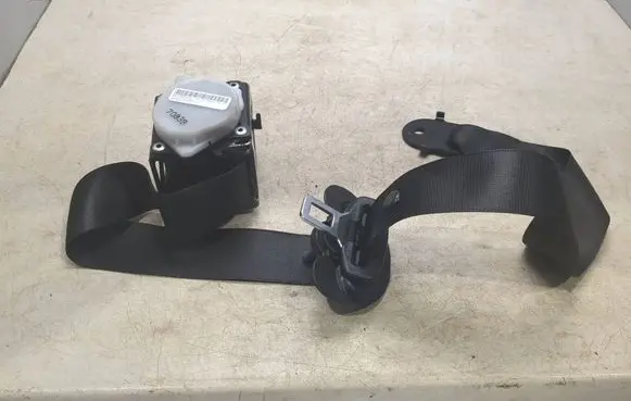 BMW X5 E70 Front seatbelt S2716104109H 10B0821P02484