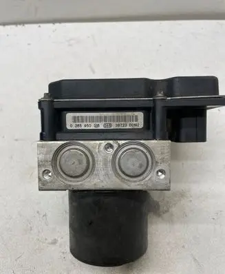 BMW 5 E60 E61 ABS Pump 6766304 6766306