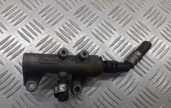 Opel Vectra C Fuel distributor 55203803