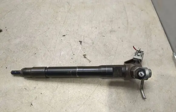 Mazda CX-5 Fuel injector SH0113H50