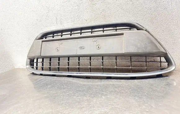 Ford Fiesta Front bumper upper radiator grill 8A6117B968D