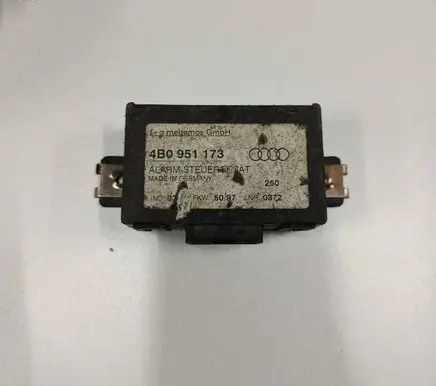 Audi A4 S4 B5 8D Alarm control unit/module 4B0951173