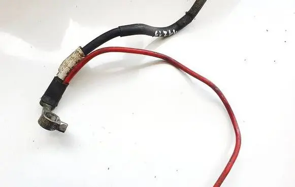 Volkswagen PASSAT B6 Positive cable (battery) 1K0971228L