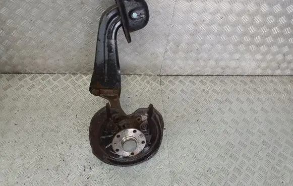 Volkswagen Golf V Stub axle 