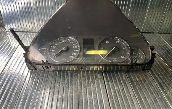 Mercedes-Benz C W203 Speedometer (instrument cluster) A2035404947 110080266005 A2035404948