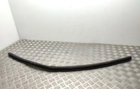 Peugeot 2008 II Engine compartment rubber 8305472