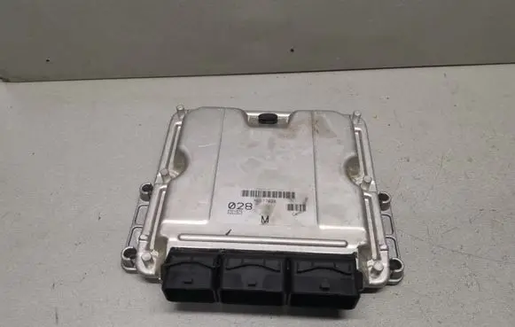 Mitsubishi Carisma Engine control unit/module 0281010439 8200142446
