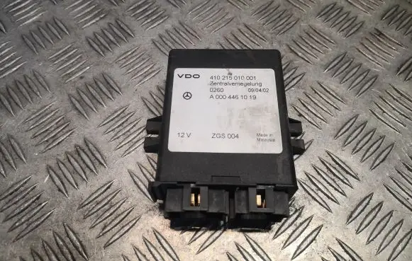 Mercedes-Benz Sprinter W901 W902 W903 W904 Door central lock control unit/module 0004461019 A0004461019