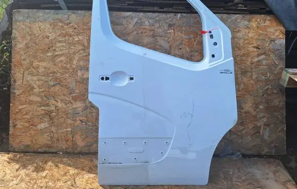 Renault Master III Front door