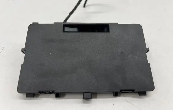 BMW 2 Active Tourer U06 Wireless charging module 5A56DD3