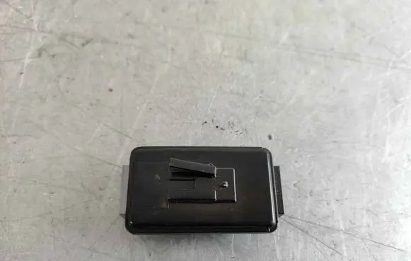 Jaguar XF X260 USB socket connector T2H18955