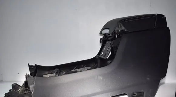 Land Rover Discovery 4 - LR4 Center console L3194671AHD