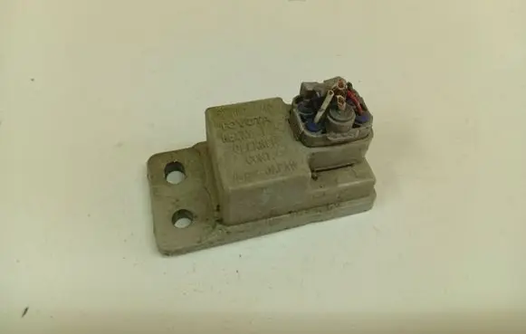Toyota Auris 150 Window wiper relay 8594212010