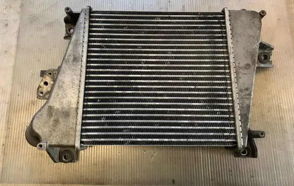 Nissan X-Trail T30 Intercooler radiator D2055B17 D2052B17