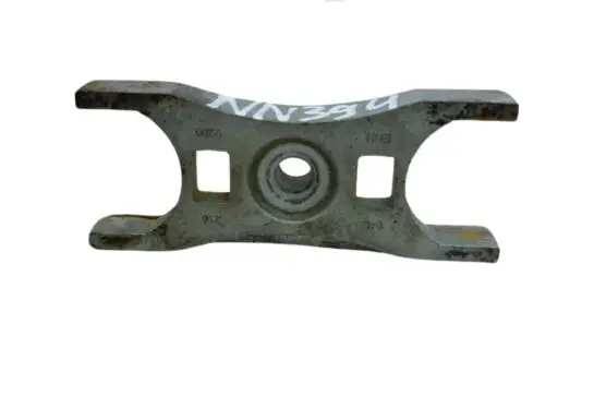 Volkswagen Golf VII Fuel Injector clamp holder 04L216